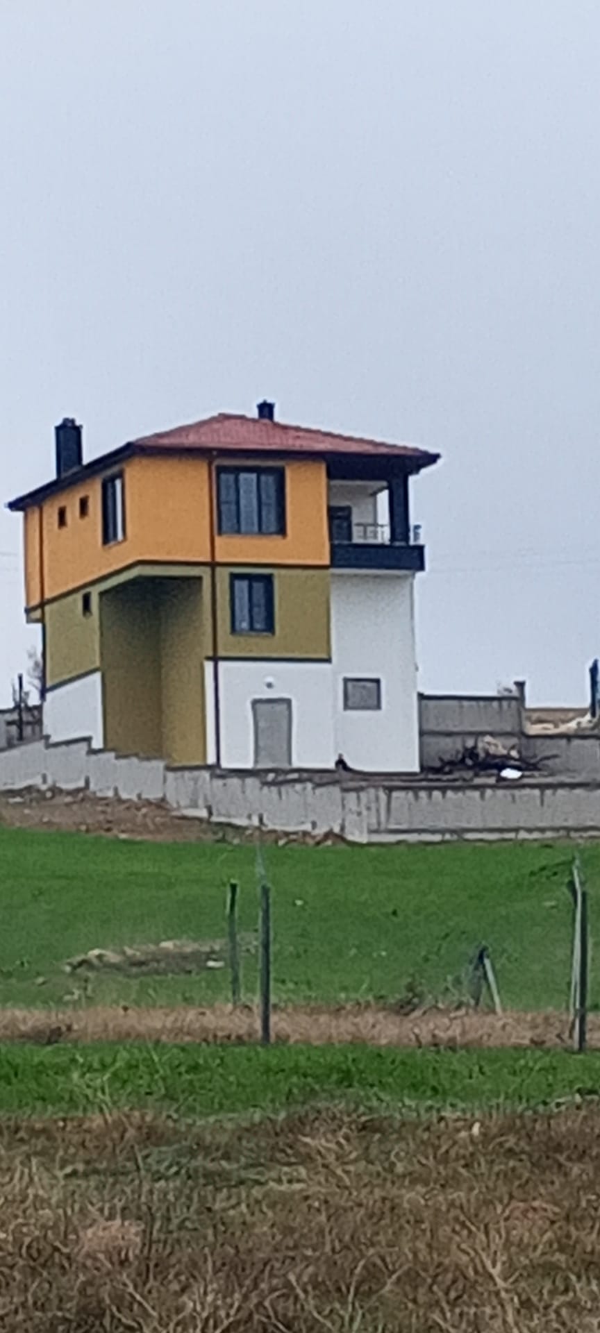 MERAM BAYAT MAHALLESİN DE İMARLI VİLLA..