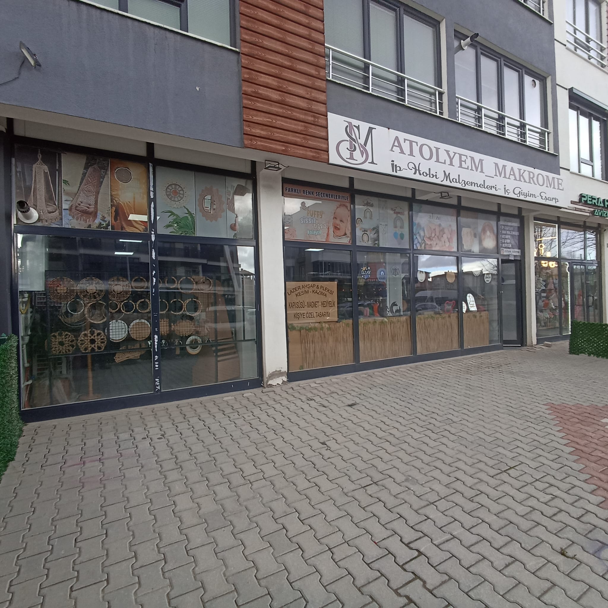 KÜÇÜK KUMKÖPRÜ CD CEPHELİ 140 M2 DÜKKAN