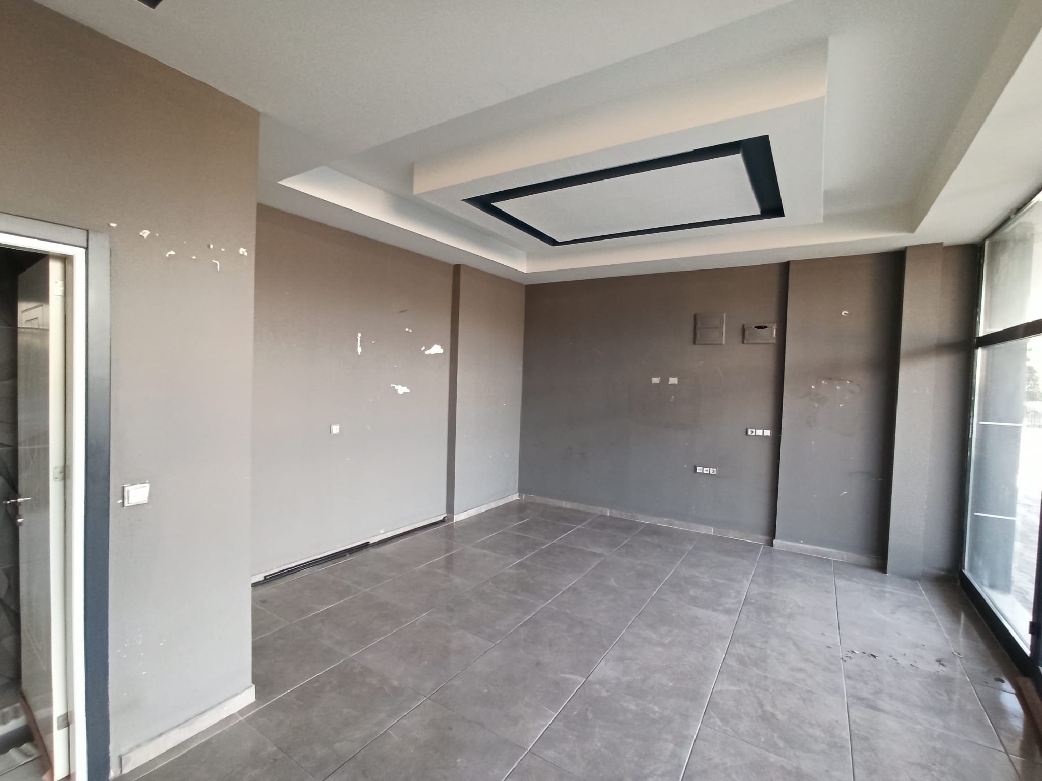 HACI HASANBAŞI CD ÜZERİNDE 30M2 KİRALIK DÜKKAN