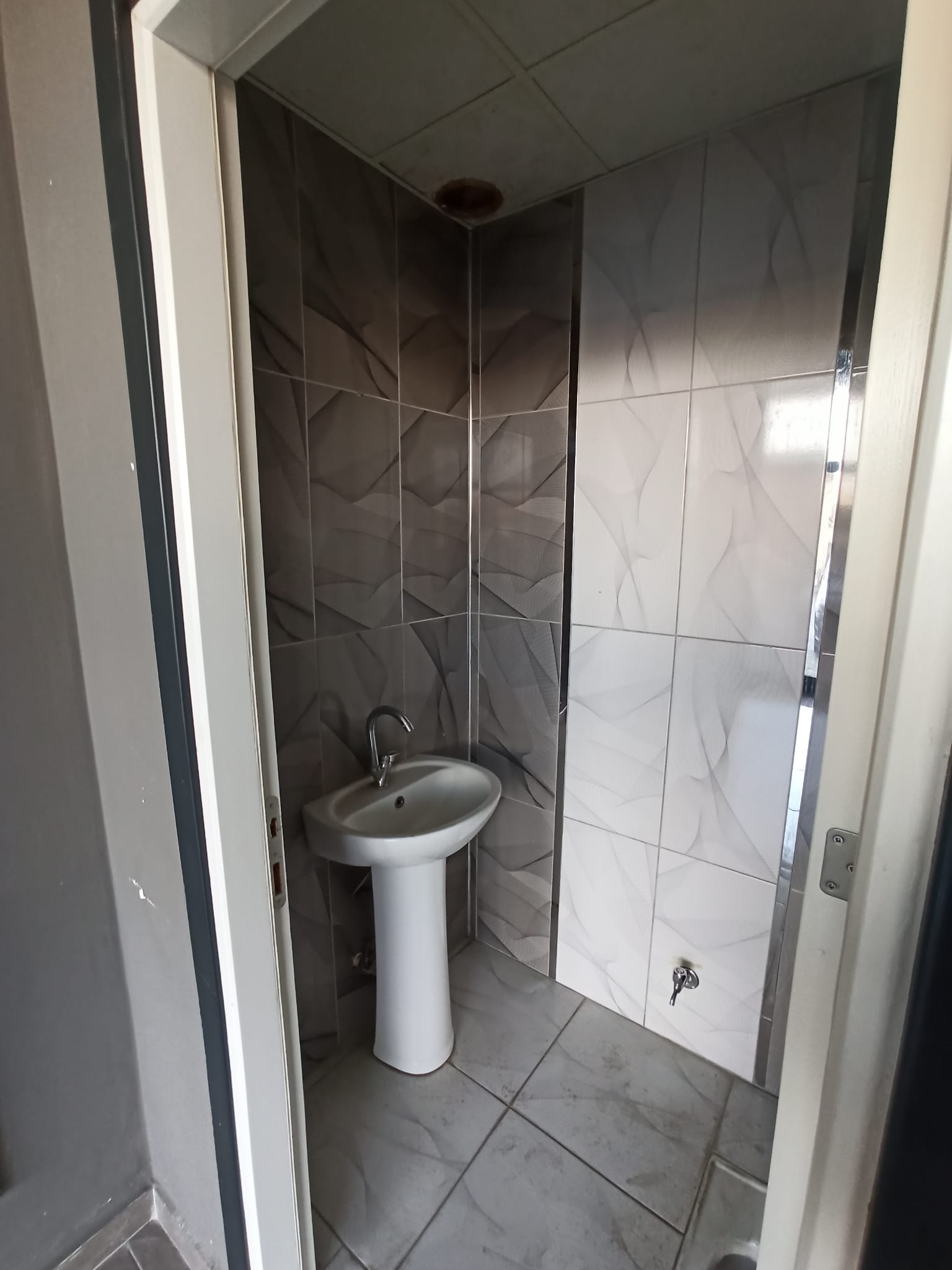 HACI HASANBAŞI CD ÜZERİNDE 30M2 KİRALIK DÜKKAN görsel 5