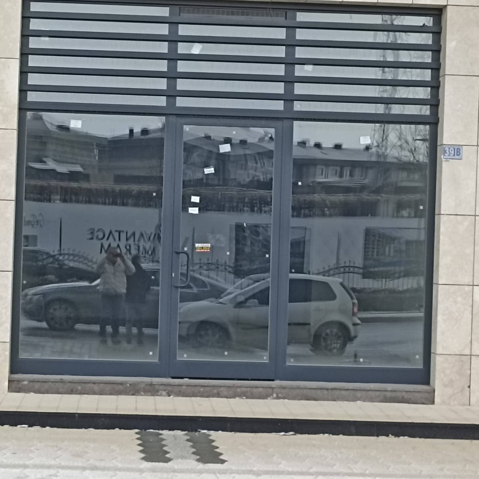 GAZZE CADDESİ ÜZERİNDE ÇINAR KONAKLARI ALTINDA SATILIK 85 M2 DÜKKAN görsel 4